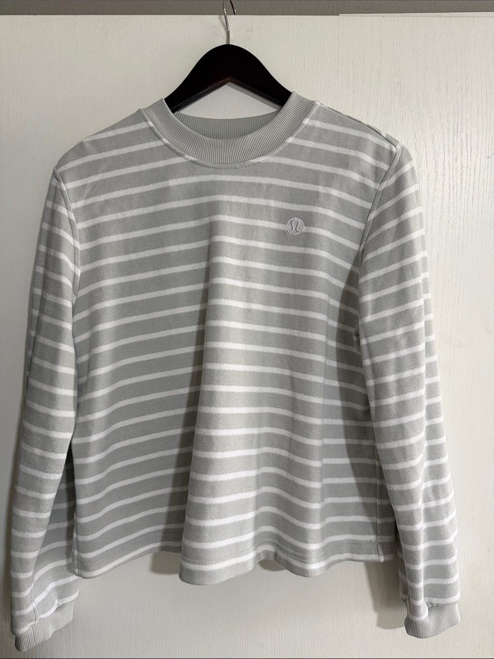 lululemon athletica Gray & White Striped Crewneck Sweatshirt